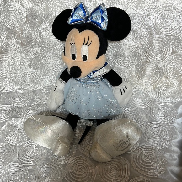 Disney Other - Minnie Mouse 60th diamond anniversary collection